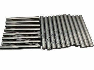 mit einer Breite von mehr als 20 mm,